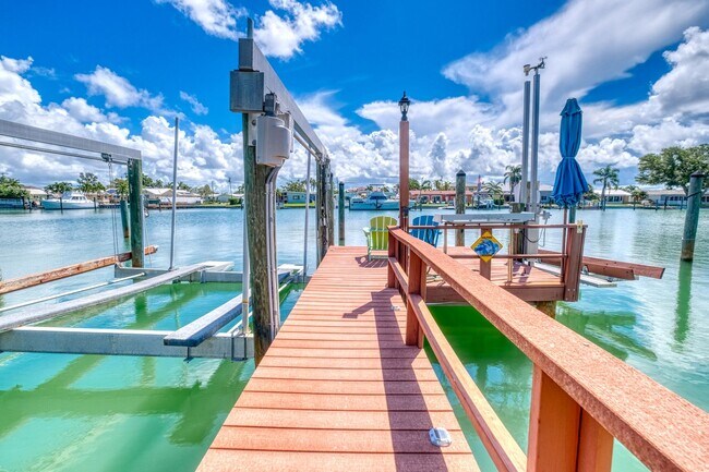 Building Photo - Treasure Island Three Bedroom, Two Bath Furnished Single Family Home on the water.