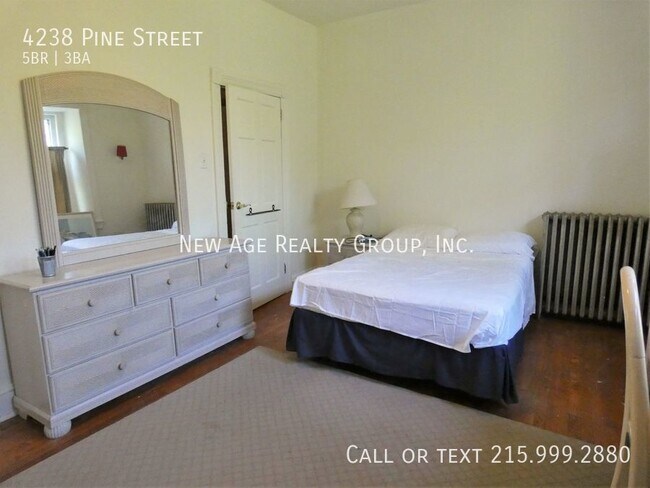 Building Photo - 4238 Pine St