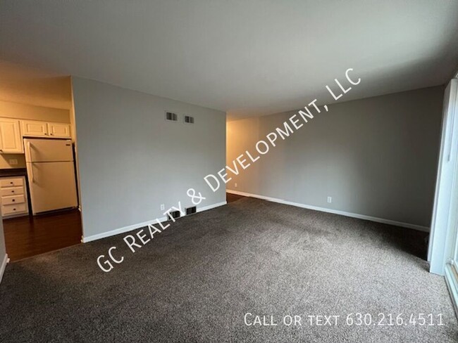 Building Photo - *** 2ND FLOOR UNIT / 2 BDRM / HISTORIC DOW...