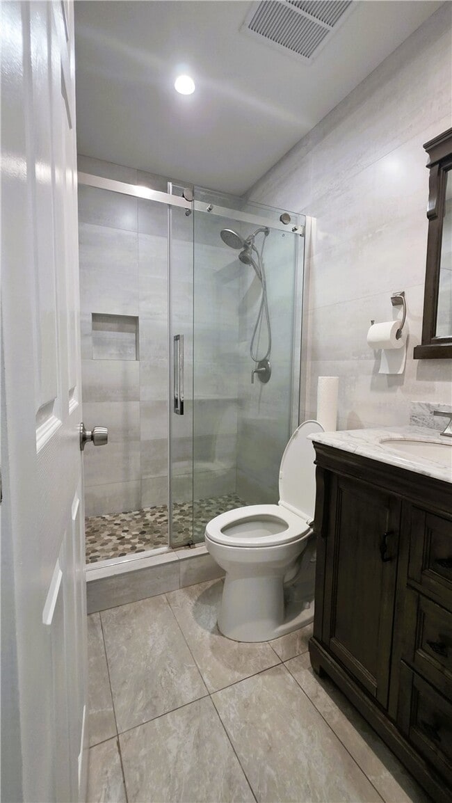 Building Photo - 2431 N Lamer St