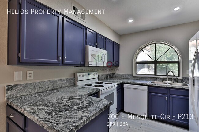 Building Photo - 700 E Mesquite Cir