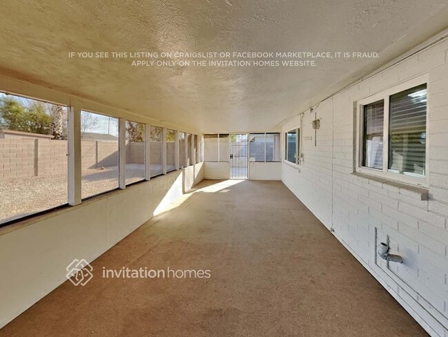 Building Photo - 1720 E Dana Ave