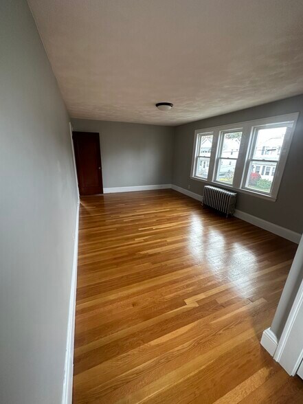Building Photo - 235 Ashcroft Rd