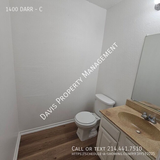 Building Photo - 1400 DARR-C