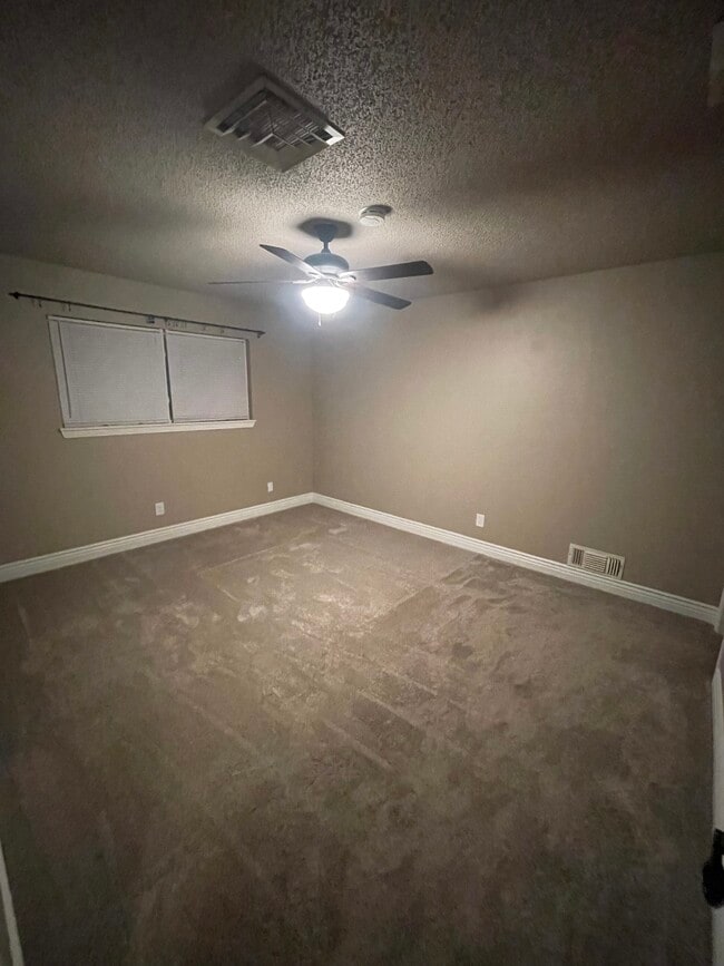 Building Photo - 1209 W Copper Ave