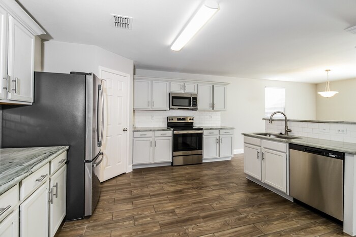 Building Photo - 1321 Scenic Hills Dr