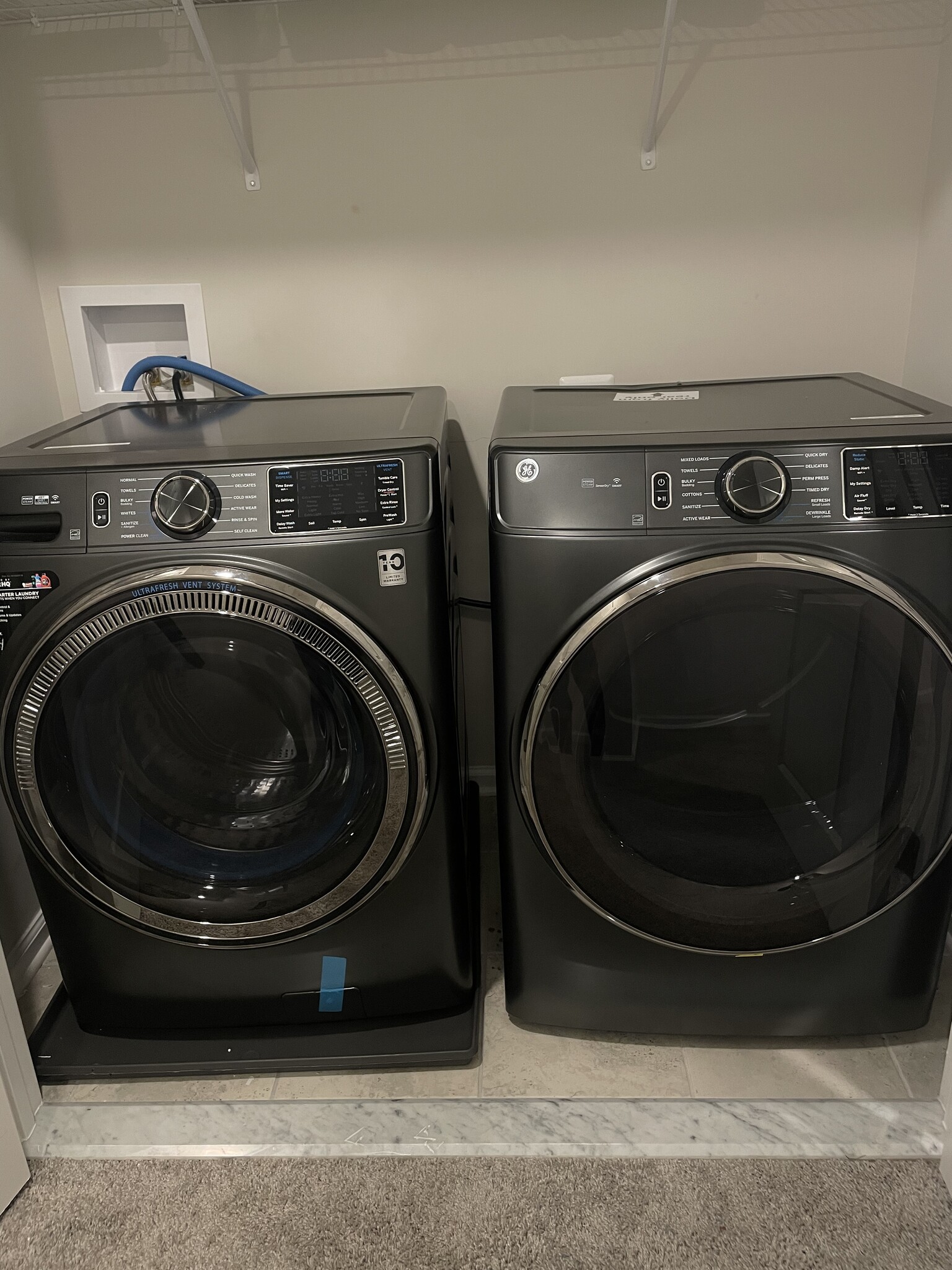 3rd floor shared laundry - 9626 Killenney Pl