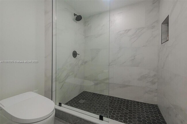 Building Photo - 3900 Galt Ocean Dr