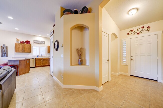 Building Photo - 6744 S Haunted Canyon Rd