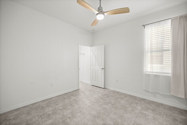 Building Photo - ???? Available 4 Bedroom Now in Calesa Township – No Rear Neighbors!