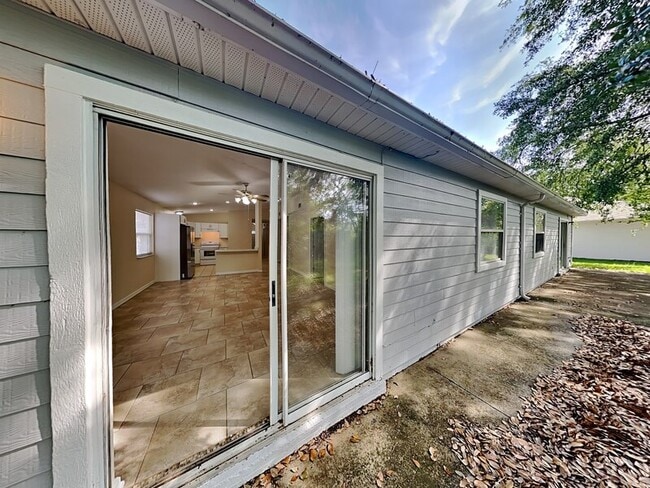 Building Photo - 155 Plainview Dr