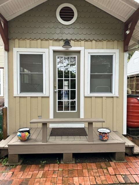 Back Door - 1023 W Gardner St