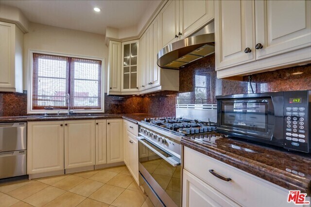 Building Photo - 10707 Missouri Ave