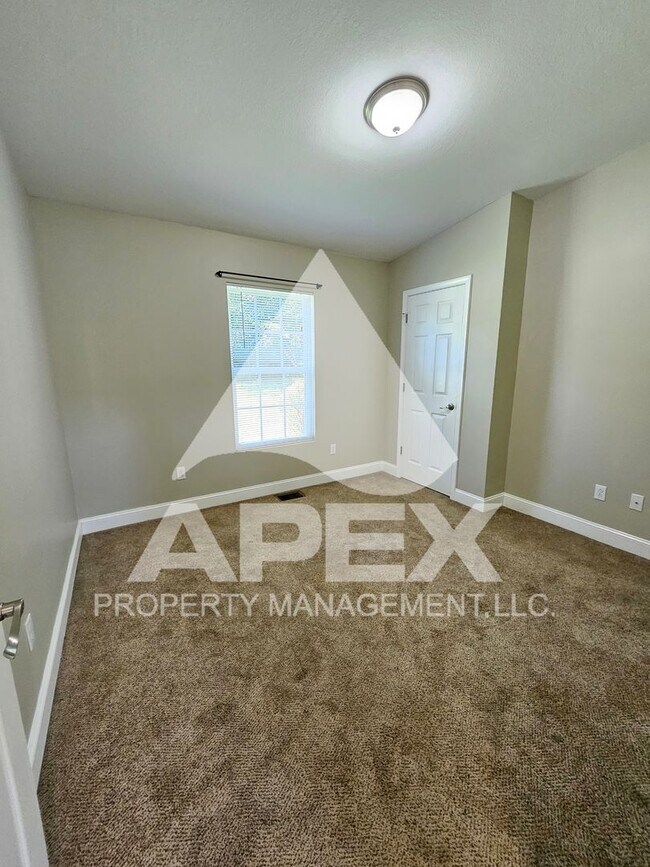 Building Photo - Contemporary Ranch Style 3Bd – 2Ba Single ...
