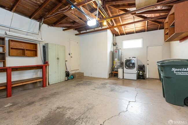 Building Photo - 720 Santa Paula Ave
