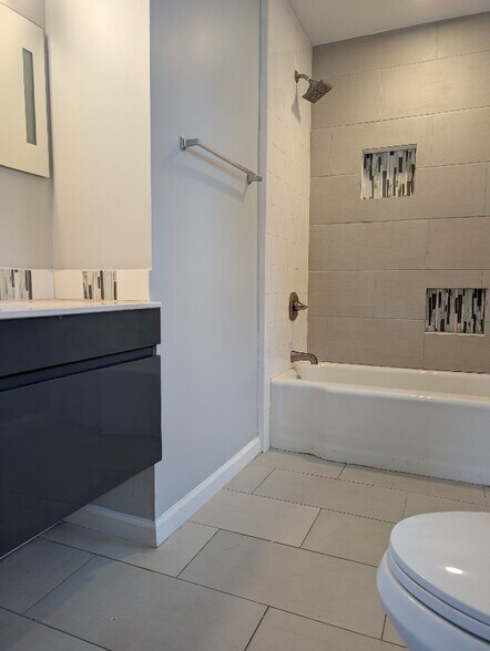 Building Photo - 2235 Union Rd SW