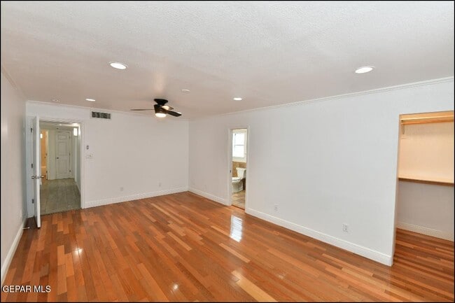 Building Photo - 1603 Villa Del Sol St