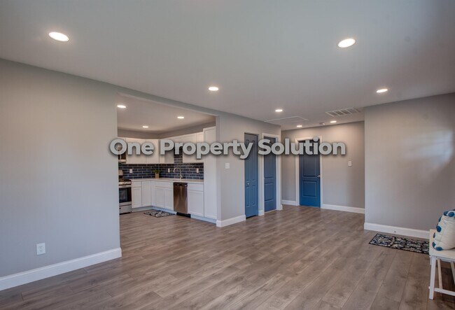 Building Photo - 4401 W 21st Ave