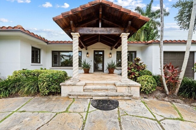 Building Photo - 331 Lido Dr