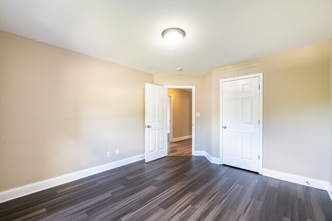 Building Photo - 637 Marston Ln