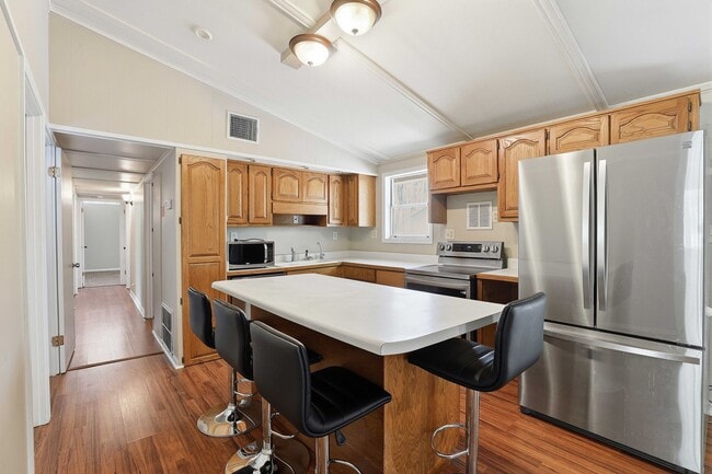 Building Photo - Private Home on 6 acres in Whitewater Schools!