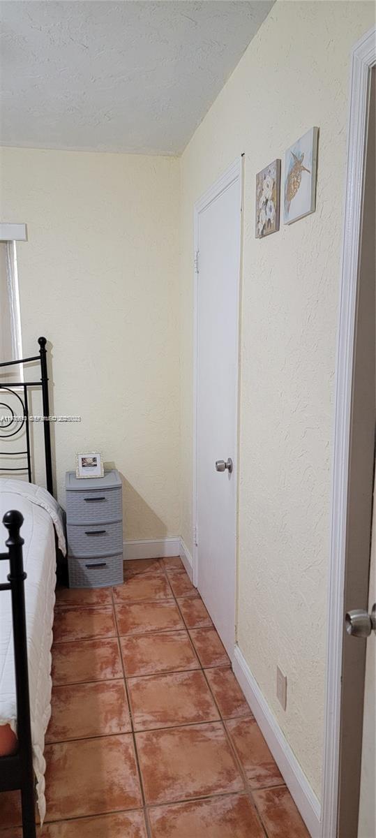 Building Photo - 2441 SW 27th Ave