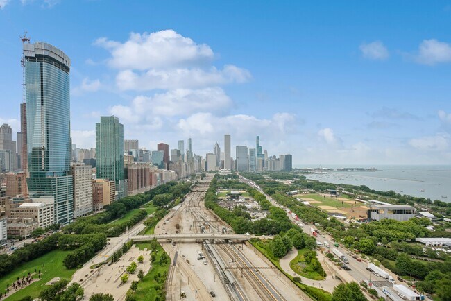 Building Photo - 1211 S Prairie Ave