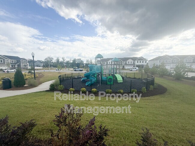 Building Photo - 124 Kobus Ct