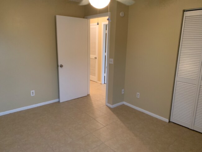 Building Photo - 6531 SE Federal Hwy