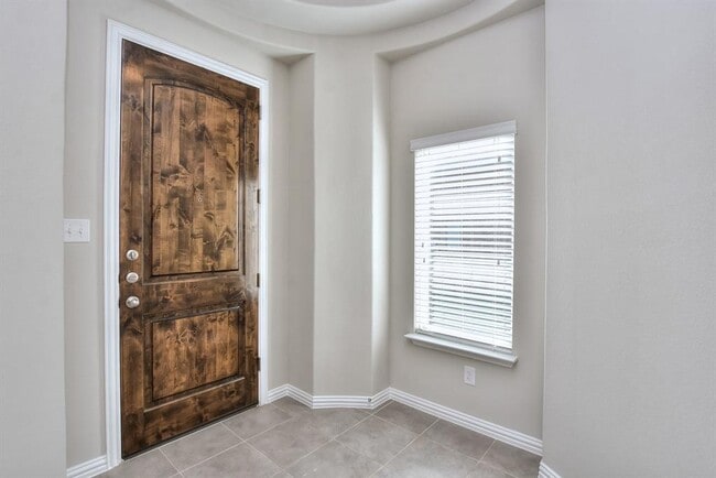 Building Photo - 409 Bluehaw Dr