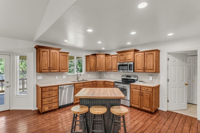 Building Photo - 1468 Flint Meadow Dr