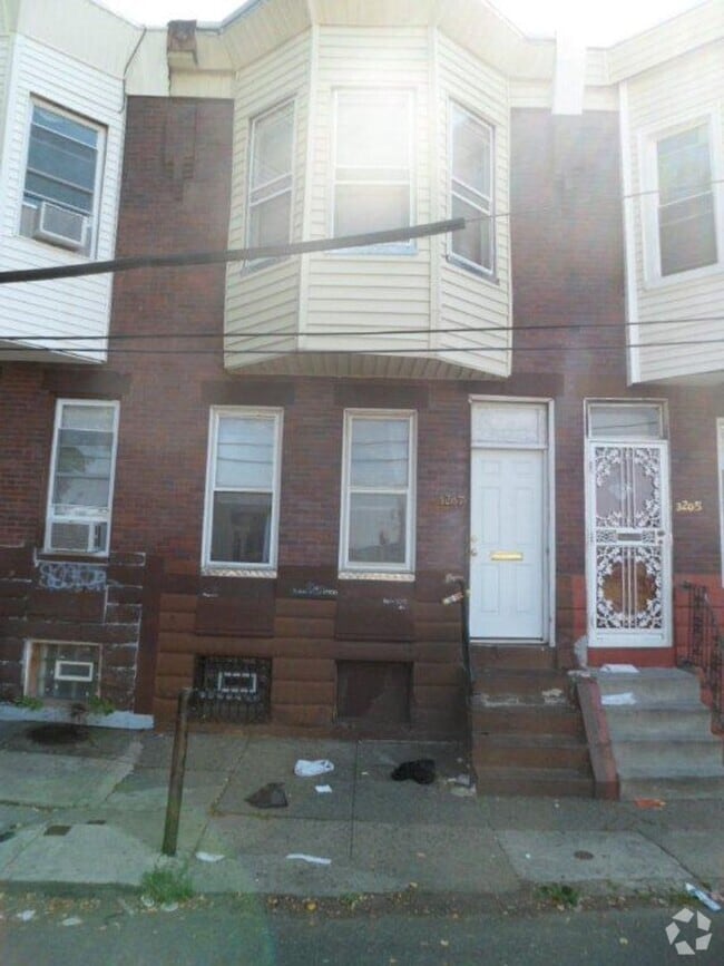 Building Photo - Your Next Home in Philly – 3BR Move-In Ready