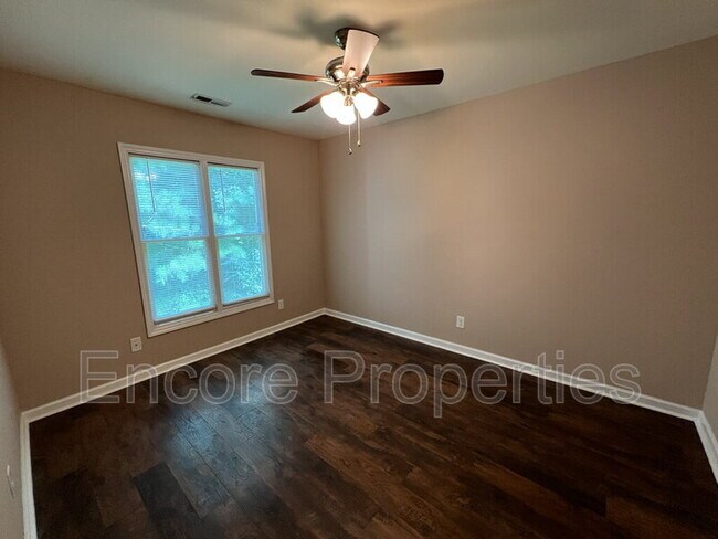 Building Photo - 2532 S Roxboro St