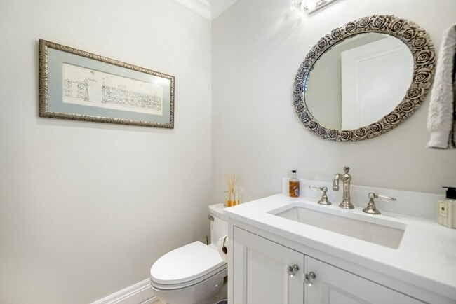 Building Photo - 35 Littles Point Rd