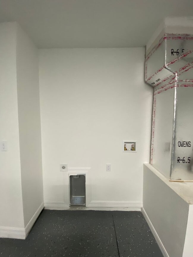 Building Photo - Is not available to show UNTIL MID OCTOBER...