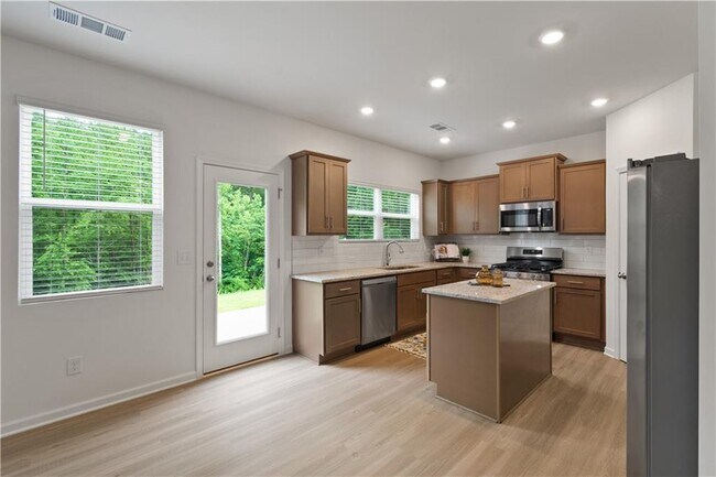 Building Photo - 220 Bloomfield Cir