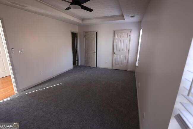 Building Photo - 5460 Hampton Ct