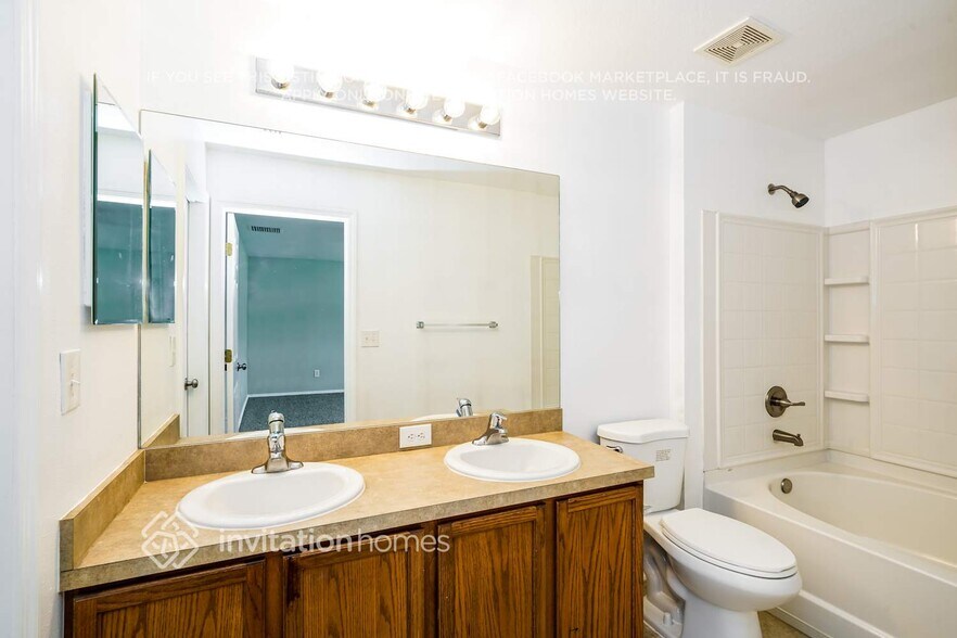 Building Photo - 30751 Sonnet Glen Dr