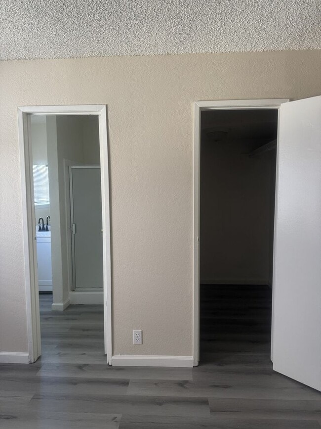 Building Photo - 2433 E Garvey Ave N