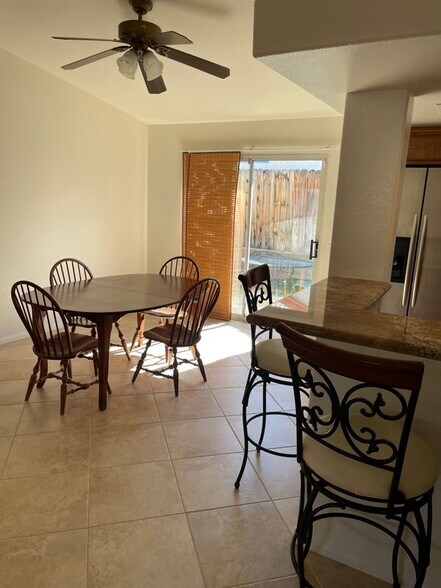 Building Photo - 53865 Avenida Mendoza