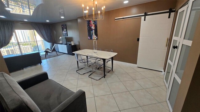 Building Photo - 300 Bayview Dr