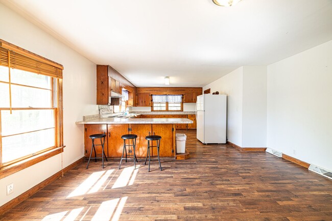 Building Photo - Spacious House on Old Six Mile Rd. - Water...