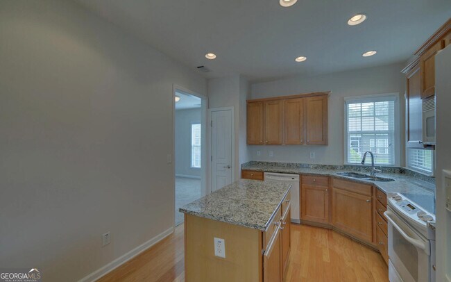 Building Photo - 6218 Azalea Way