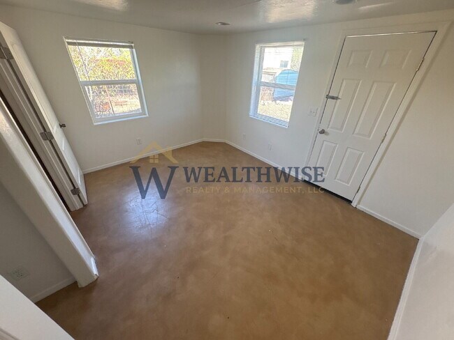 Building Photo - Freshly Remodeled 4 Bedroom 2 Bath Home for Rent 216 E Waverly St, Tucson, AZ 85705 $2400/ Month