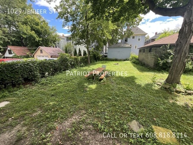 Building Photo - 1029 Jenifer St