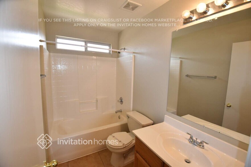 Building Photo - 2839 S Benton Cir