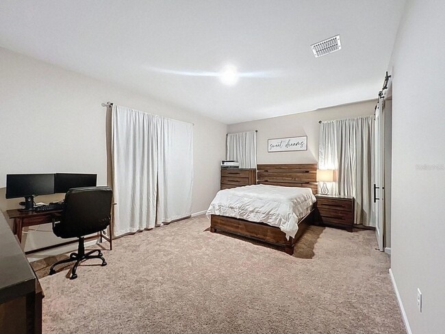 Building Photo - 951 Griffon Ave