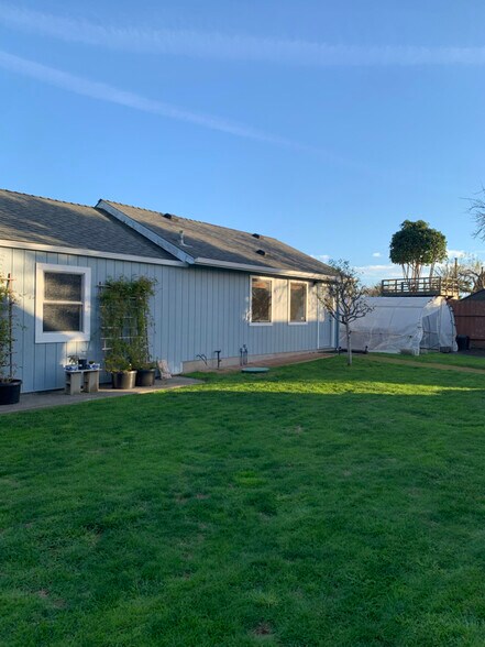 Building Photo - 311 Trinity St