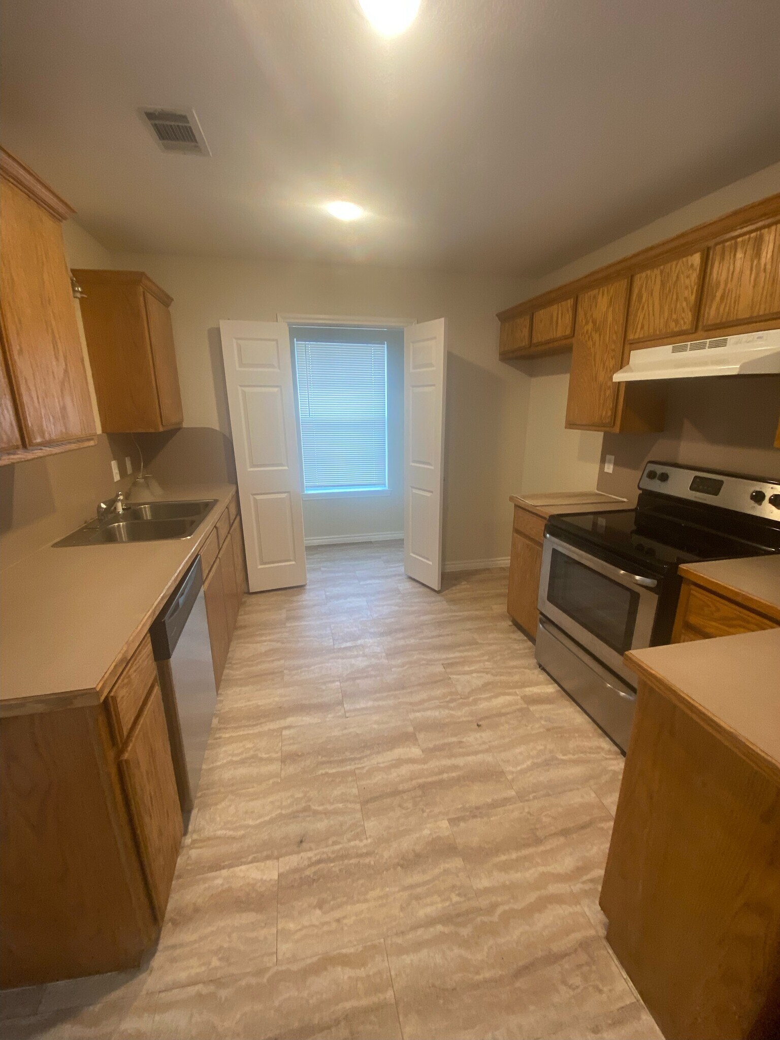 Building Photo - 503 Murdock St