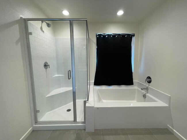 Building Photo - 5-Bedroom Home, Including In-Law Suite, in...